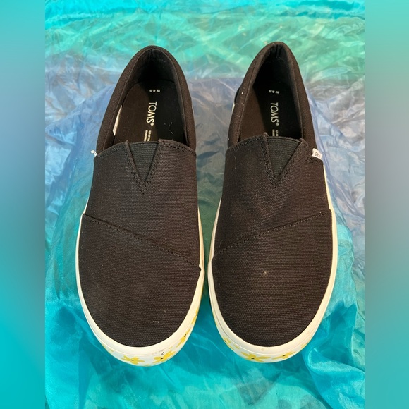 Toms Fenix Platform black with yellow floral platform 8.5 NWT - Picture 10 of 11